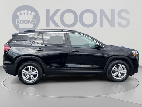 Used 2022 GMC Terrain SLE FWD image 12
