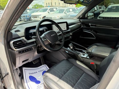 Used 2024 Kia Telluride SX Prestige X-Pro AWD/4WD image 11