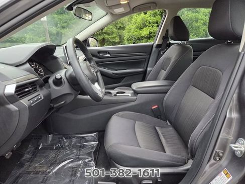 Used 2025 Nissan Altima 2.5 SV FWD image 9
