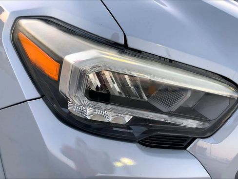 Used 2020 Toyota Tacoma TRD Sport w/ Technology Package image 26