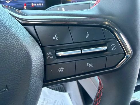 Used 2025 Chevrolet Traverse RS AWD/4WD image 24