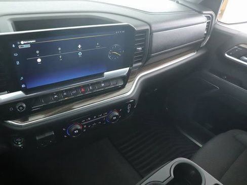 Used 2025 Chevrolet Silverado 1500 LT image 27