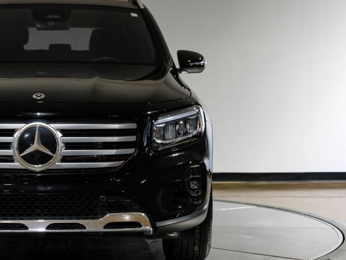 Used 2024 Mercedes-Benz GLB 250 w/ Exclusive Package image 47