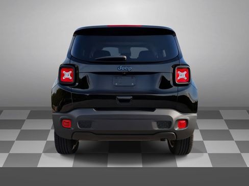 Used 2023 Jeep Renegade Altitude w/ Sun/Sound Group AWD/4WD image 5