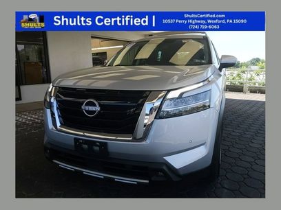 Used 2023 Nissan Pathfinder SL w/ Lighting Package (N92)