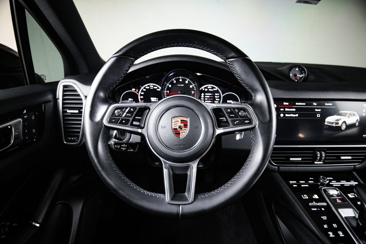 Certified 2023 Porsche Cayenne Platinum Edition AWD/4WD image 26