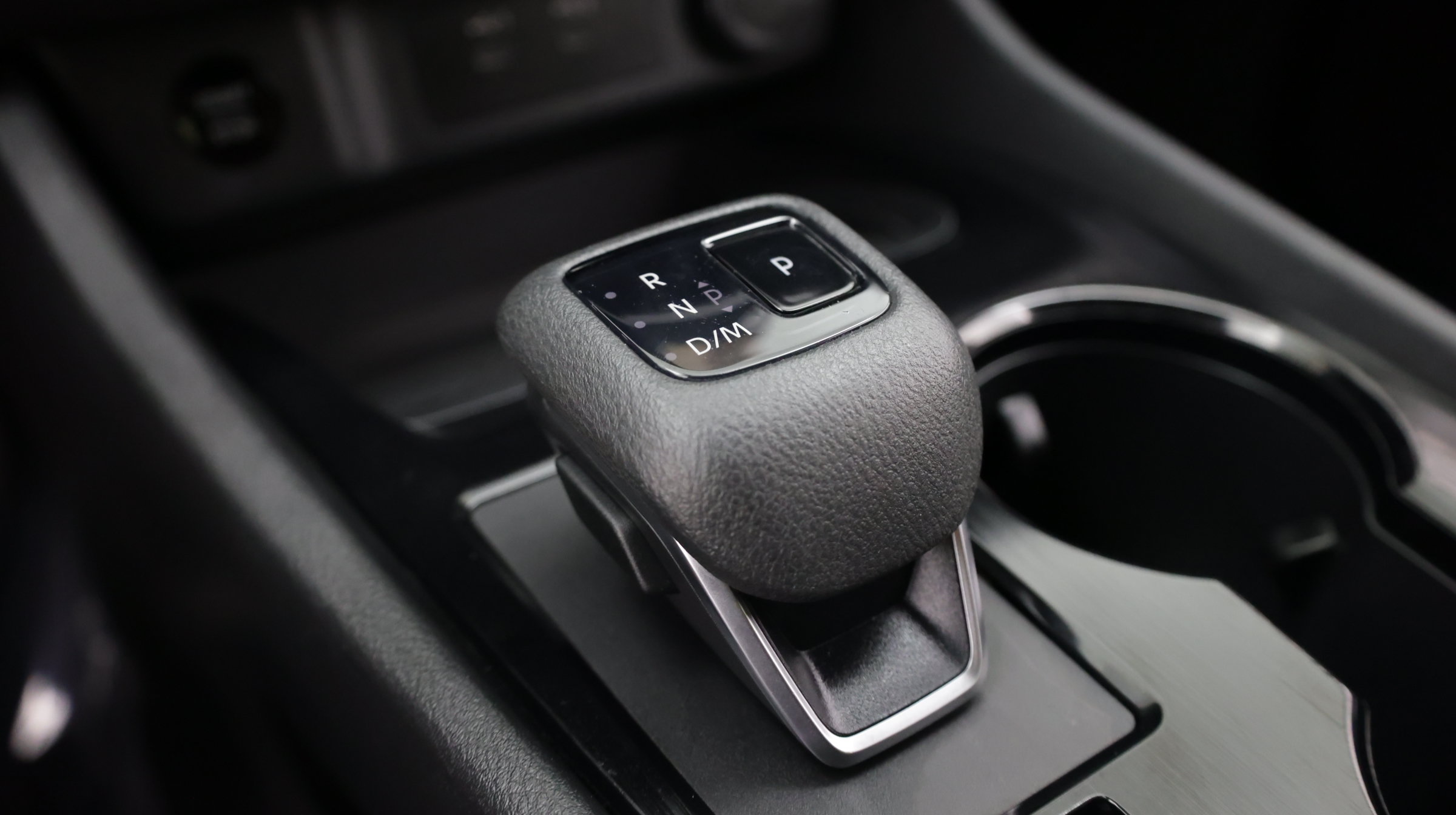 Used 2025 Nissan Rogue SV FWD image 17