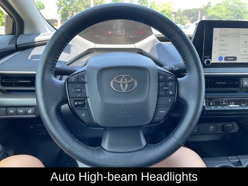 Used 2024 Toyota Prius XLE AWD/4WD image 18
