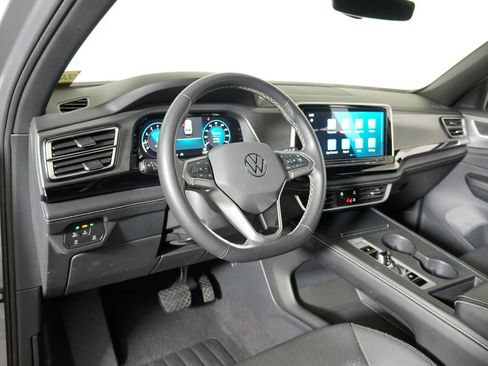 Used 2024 Volkswagen Atlas Cross Sport SE AWD/4WD image 14