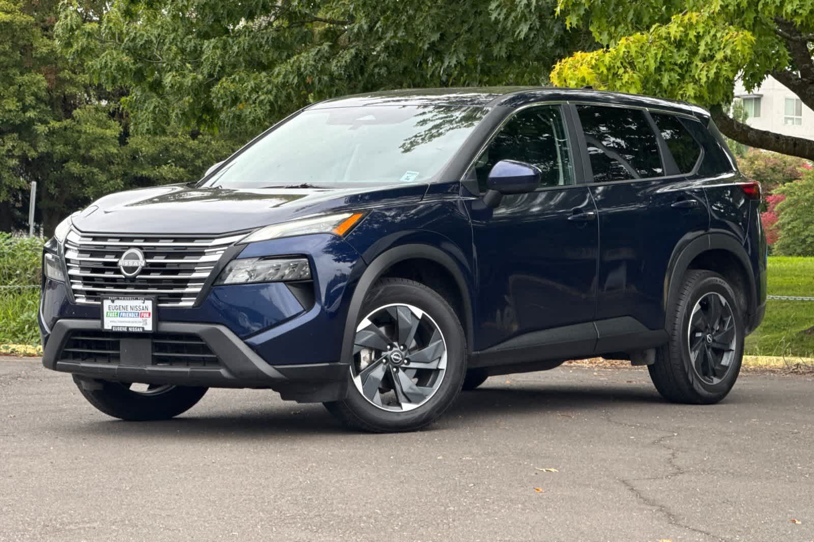 Used 2025 Nissan Rogue SV AWD/4WD image 1