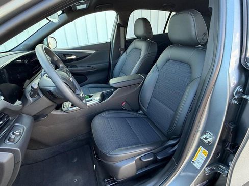 Used 2025 Buick Envista Preferred FWD image 18