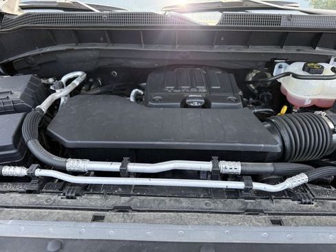 Used 2024 Chevrolet Silverado 1500 LT AWD/4WD image 33