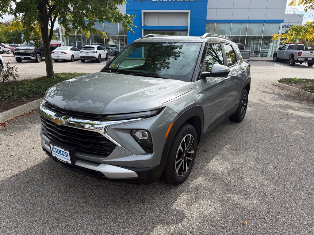 Used 2024 Chevrolet TrailBlazer LT w/ Driver Confidence Package AWD/4WD image 9