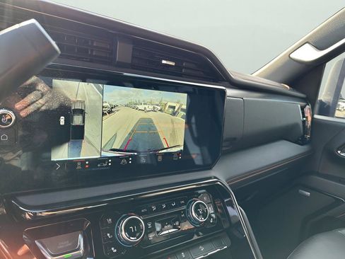 Used 2024 GMC Sierra 2500 AT4 w/ AT4 Premium Plus Package image 38