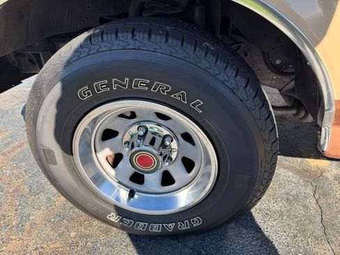 Used 1990 Ford F150 2WD Regular Cab image 34