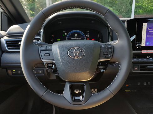 New 2026 Toyota Camry SE FWD image 19