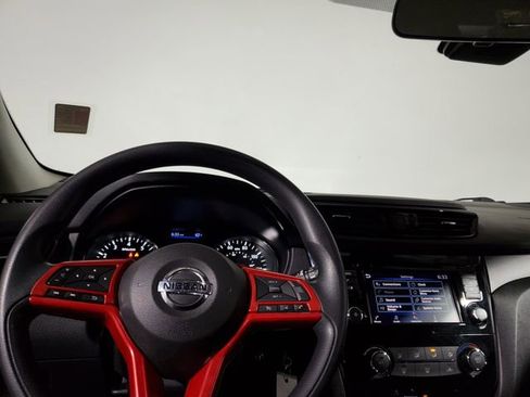 Used 2021 Nissan Rogue Sport S image 12