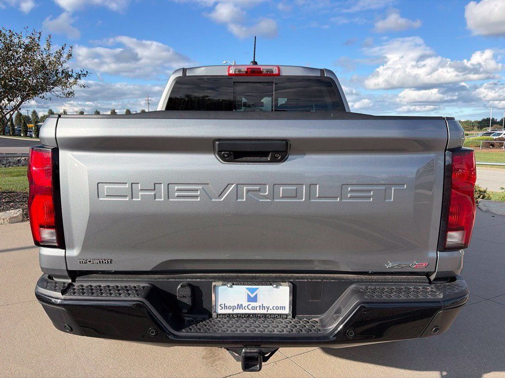 Used 2025 Chevrolet Colorado ZR2 w/ Technology Package AWD/4WD image 21