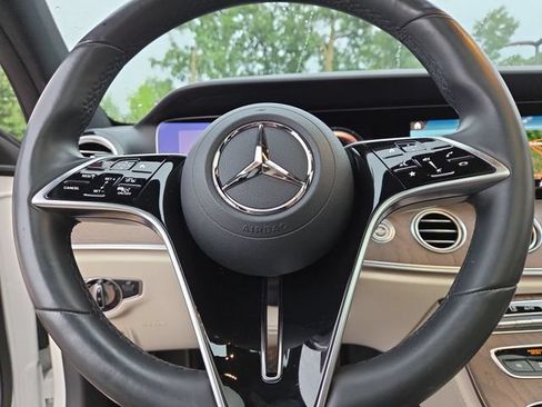 Used 2023 Mercedes-Benz E 350 4MATIC Sedan image 18