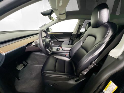 Used 2024 Tesla Model Y 2WD image 14