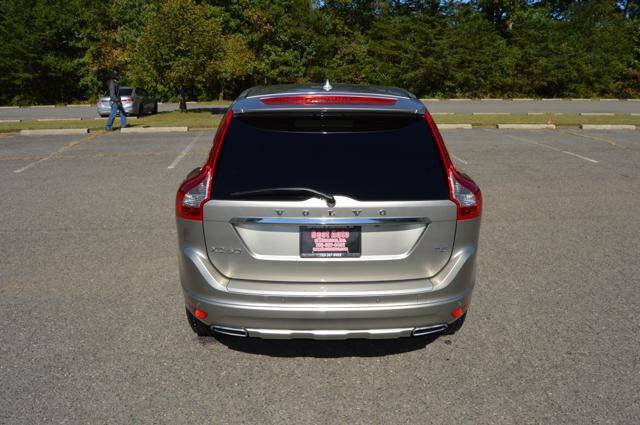 Used 2015 Volvo XC60 T5 Premier w/ Proximity Package FWD image 10