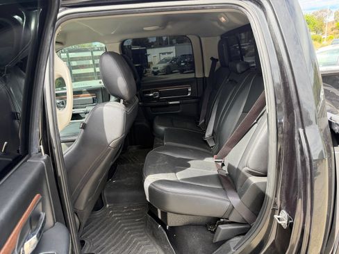 Used 2018 RAM 1500 Laramie AWD/4WD image 12