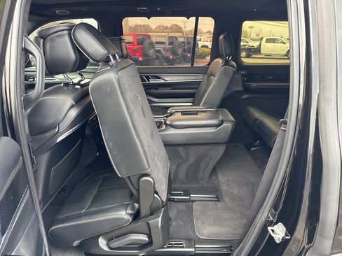 Used 2022 Jeep Grand Wagoneer Series II image 25