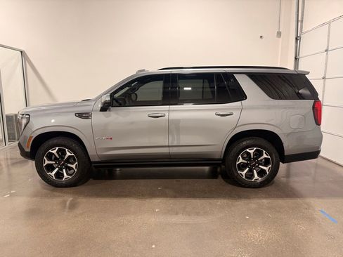 Used 2025 GMC Yukon AT4 w/ AT4 Premium Package AWD/4WD image 8