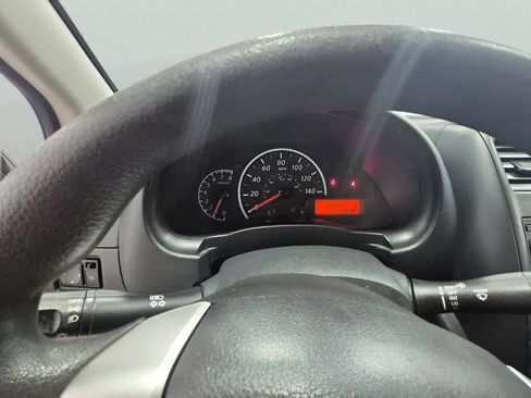 Used 2016 Nissan Versa S FWD image 11