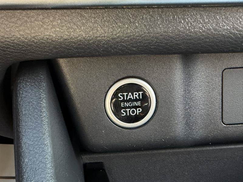 Used 2022 Nissan Rogue SV FWD image 33