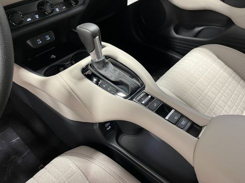 New 2026 Honda HR-V LX image 18