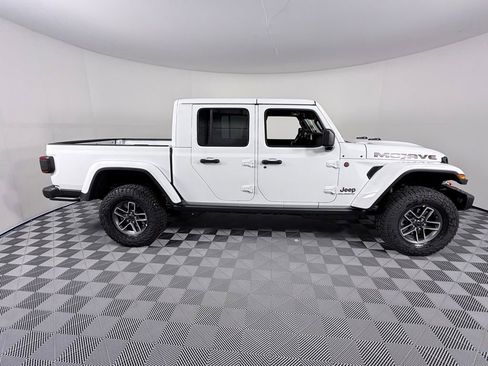 New 2026 Jeep Gladiator Mojave image 8