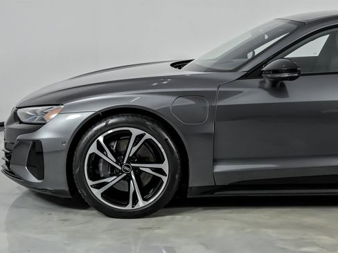Used 2022 Audi e-tron GT Prestige w/ Prestige Package image 7