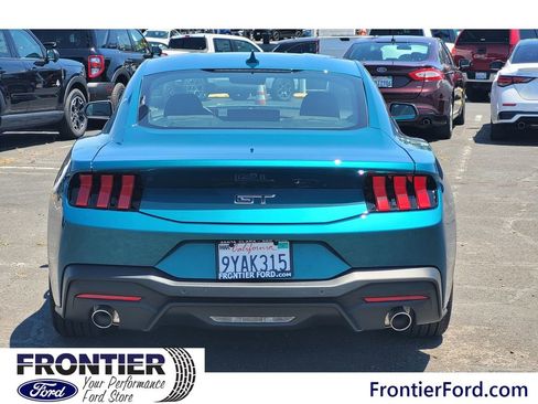 Used 2026 Ford Mustang GT RWD image 5