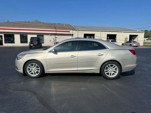 Used 2015 Chevrolet Malibu LT w/ Power Convenience Package image 8