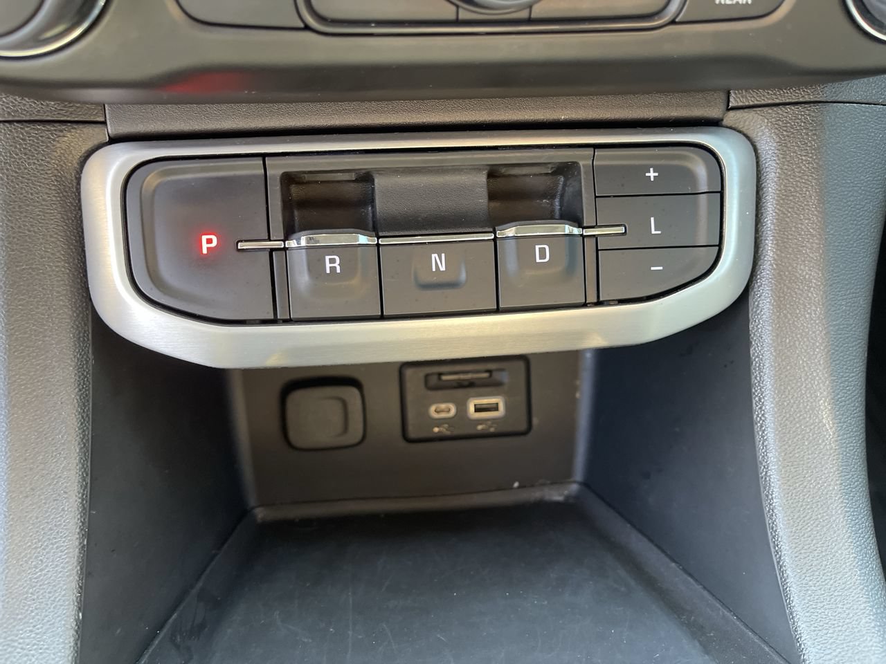 Used 2023 GMC Acadia SLT w/ Elevation Edition AWD/4WD image 16