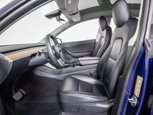 Used 2020 Tesla Model Y Long Range image 9