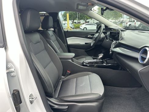 Used 2025 Chevrolet Trax LT w/ Driver Confidence Package FWD image 22