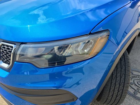 Used 2023 Jeep Compass Sport image 33