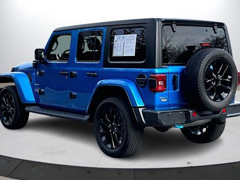 Used 2022 Jeep Wrangler Unlimited Sahara image 7