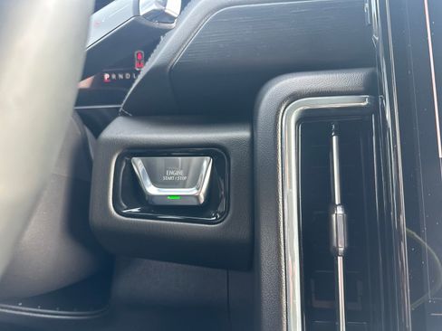 Used 2025 GMC Yukon XL Denali AWD/4WD image 51