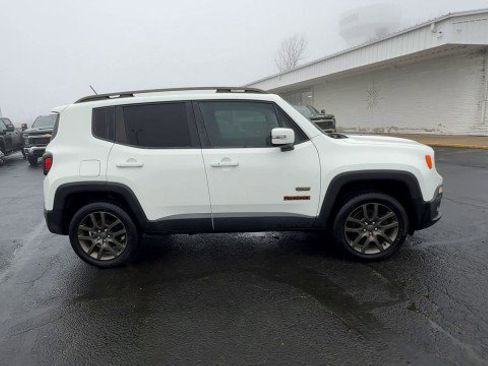 Used 2016 Jeep Renegade 75th Anniversary image 9