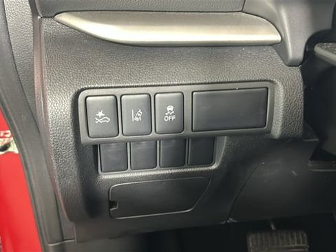 Used 2024 Mitsubishi Eclipse Cross LE AWD/4WD image 19
