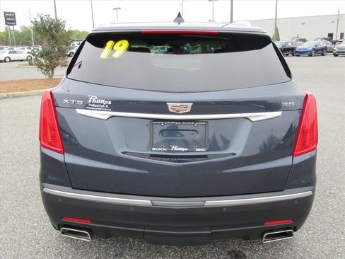 Used 2019 Cadillac XT5 Premium Luxury FWD image 6