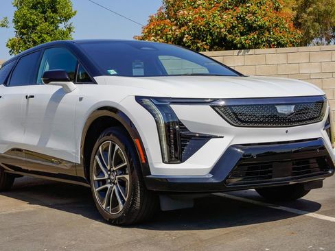 New 2026 Cadillac Optiq Sport 2 RWD image 5