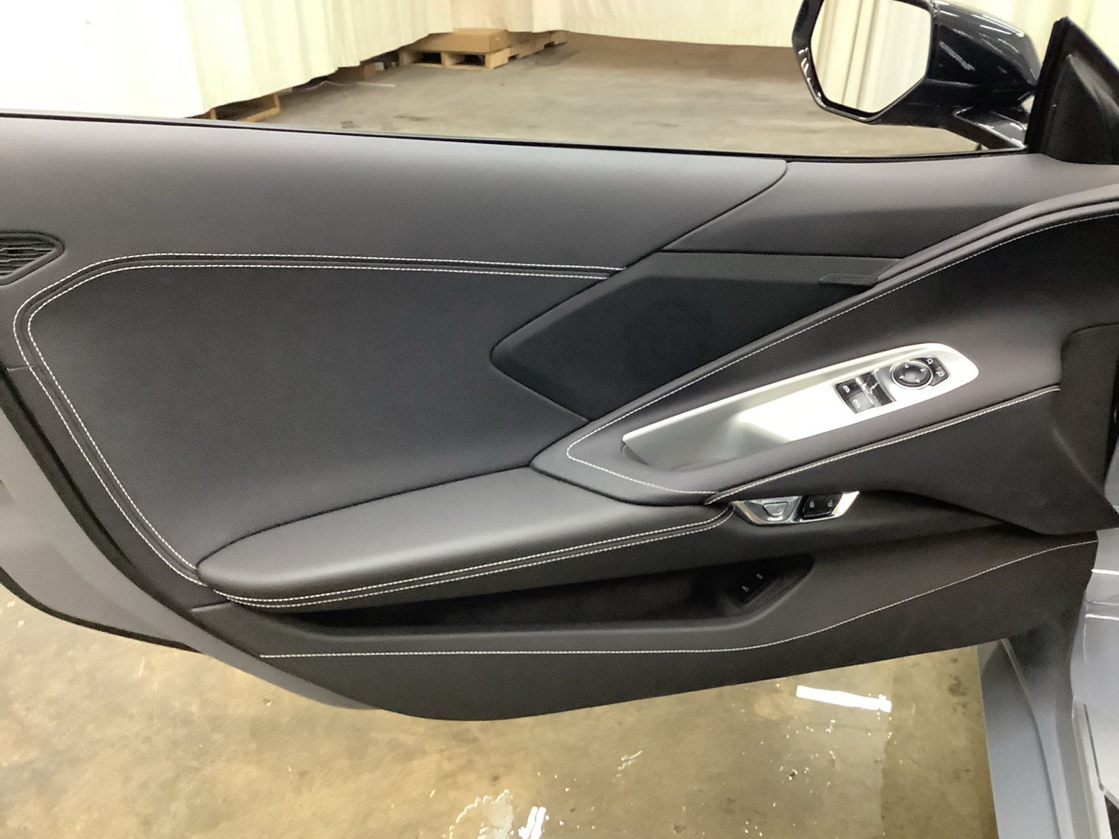 Used 2024 Chevrolet Corvette Stingray Coupe w/ 1LT RWD image 10