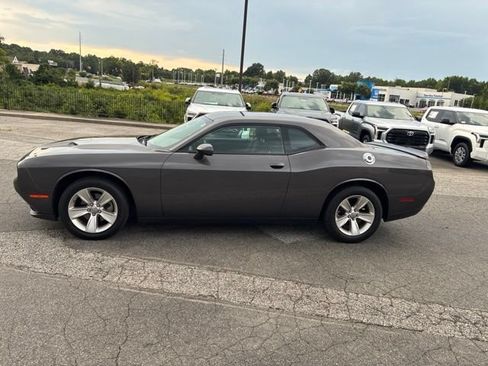 Used 2023 Dodge Challenger SXT RWD image 4