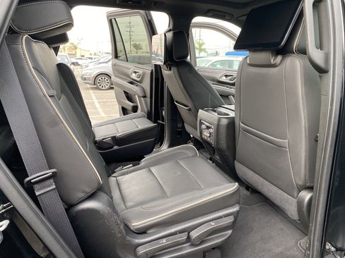 Used 2021 GMC Yukon SLT w/ SLT Luxury Plus Package image 18