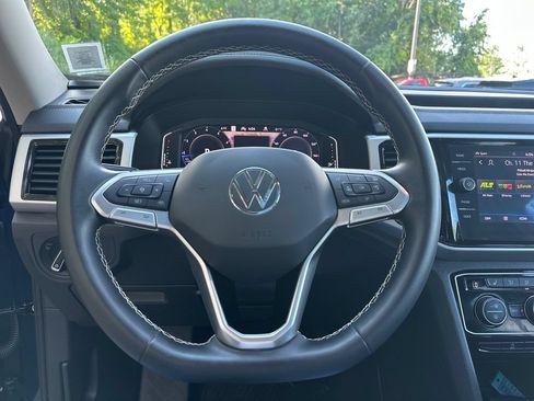 Used 2023 Volkswagen Atlas SEL AWD/4WD image 12
