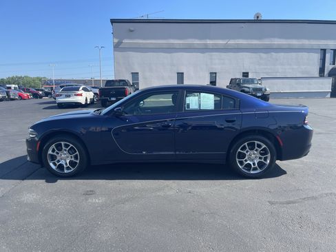 Used 2017 Dodge Charger SE w/ Power Sunroof Group AWD/4WD image 5